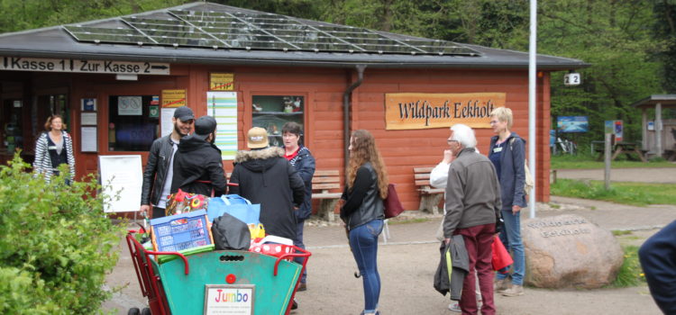 Ausflug in den Wildpark Eekholt mit den Flüchtlingen